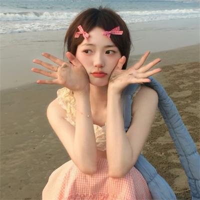 照片的她